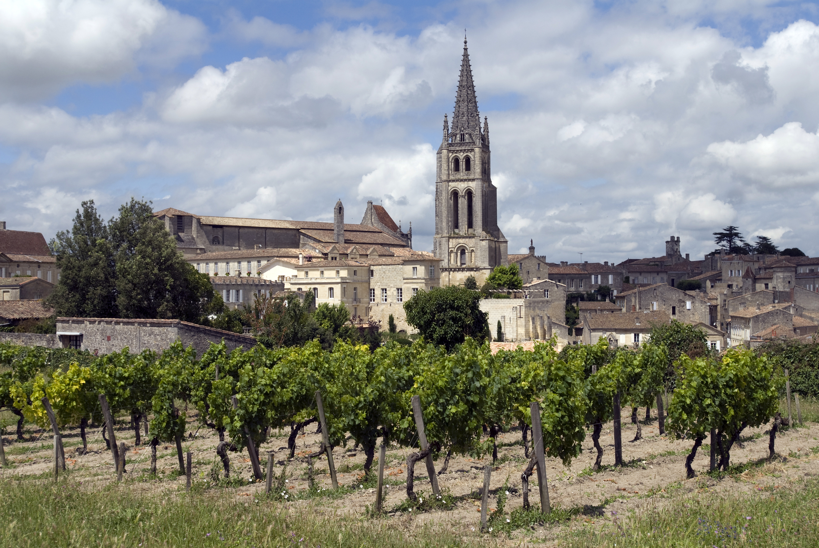 St. Emilion, France
© Ralfgosch | Dreamstime.com St. Emilion, France Social Tours
