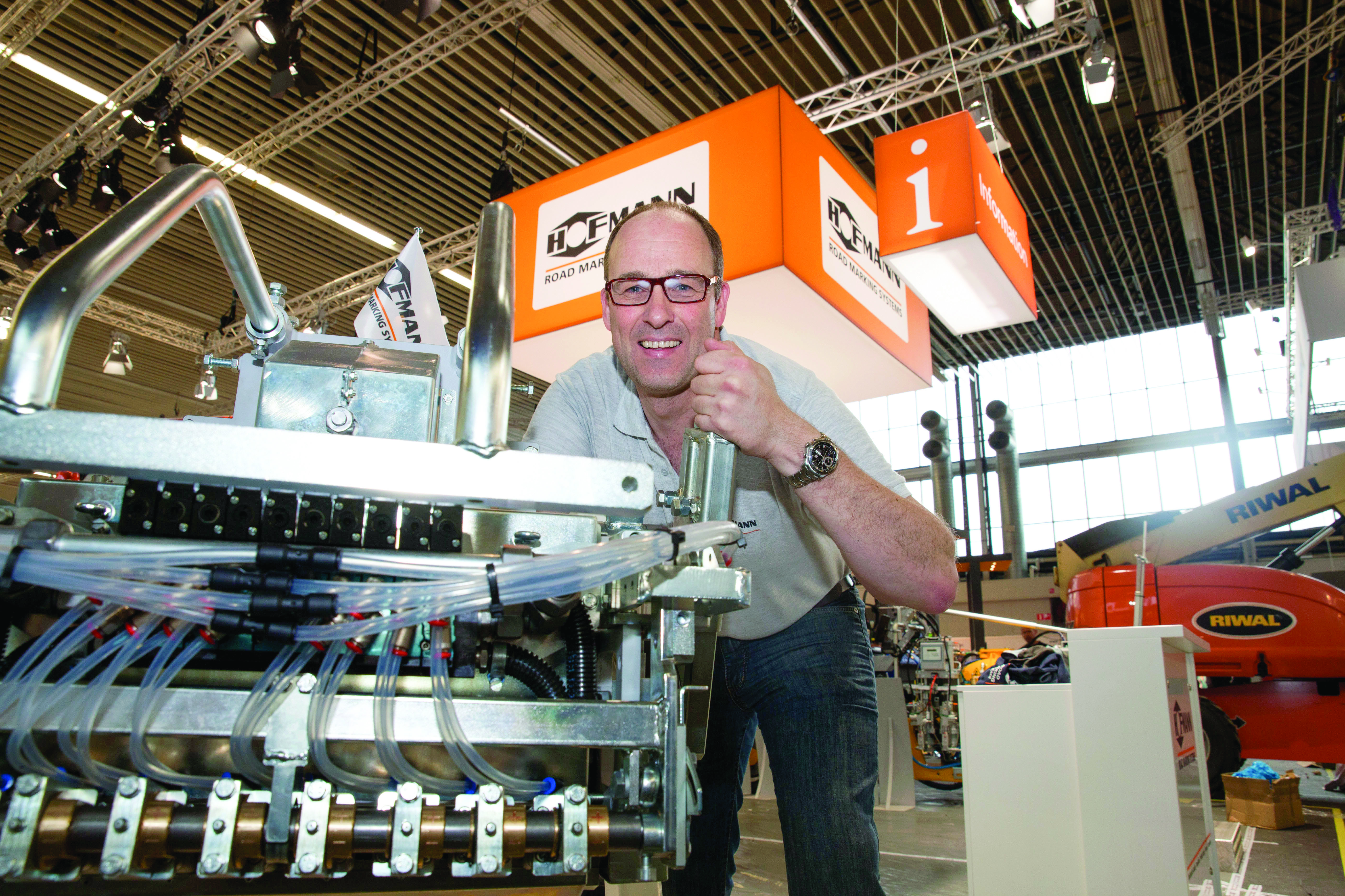 Intertraffic 2016 Daily News Day 1 Hofmann extruder