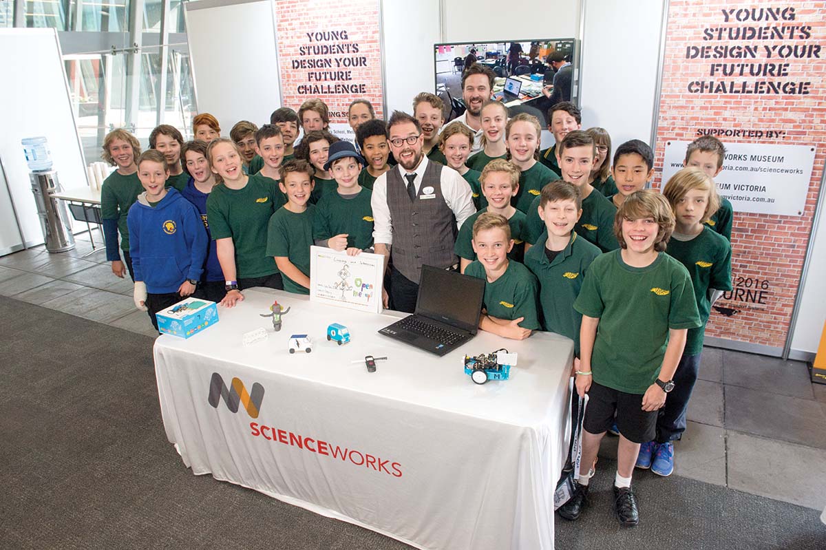 Scienceworks’ Jonathan Shearer with kids 