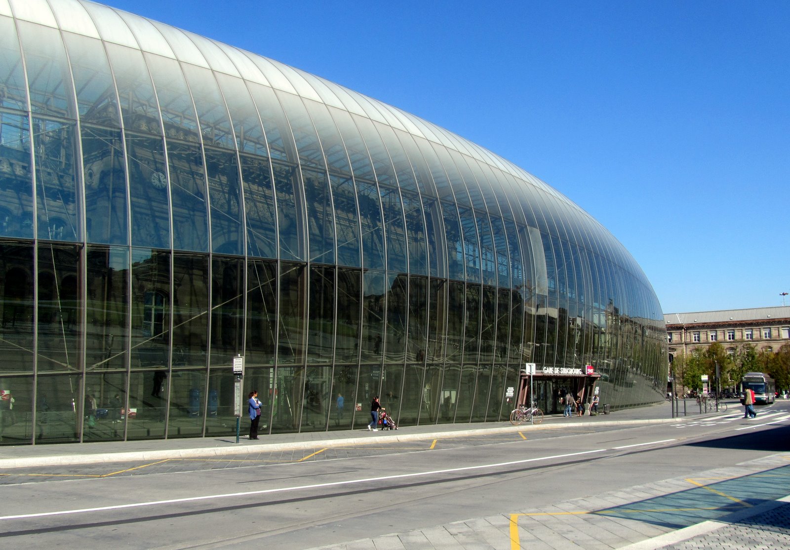 ITS France - The central rail station in Strasbourg, host city for ITS in Europe 2017