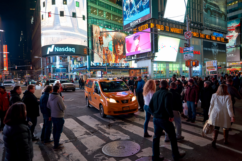 GHSA says most US pedestrian deaths occur at night © Tea|Dreamstime.com