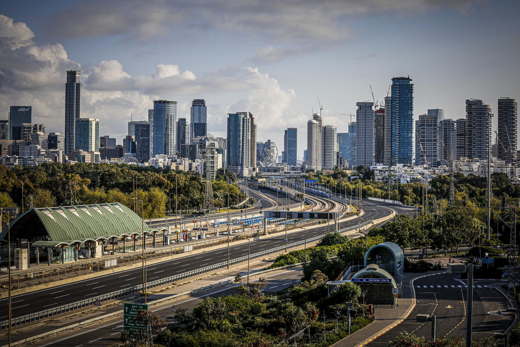 Tel Aviv University Railway Station (Credit Guy Yechiely)