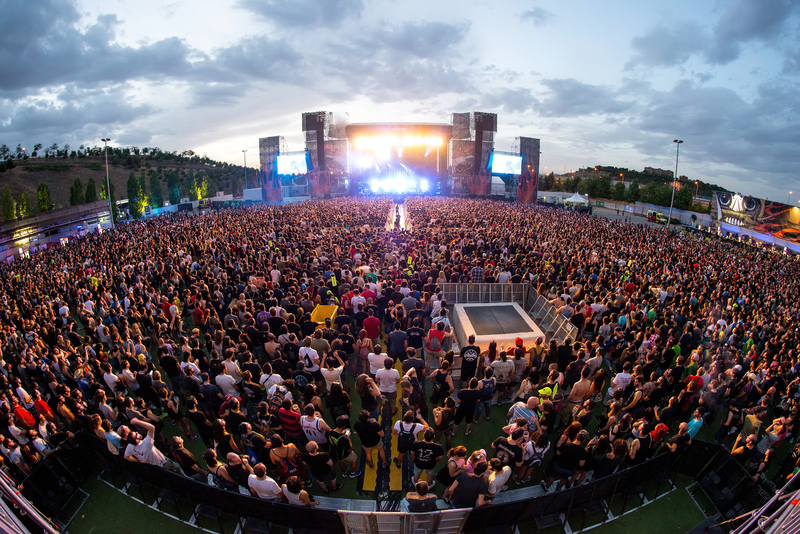 music festival traffic satnav delays © Christian Bertrand | Dreamstime.com