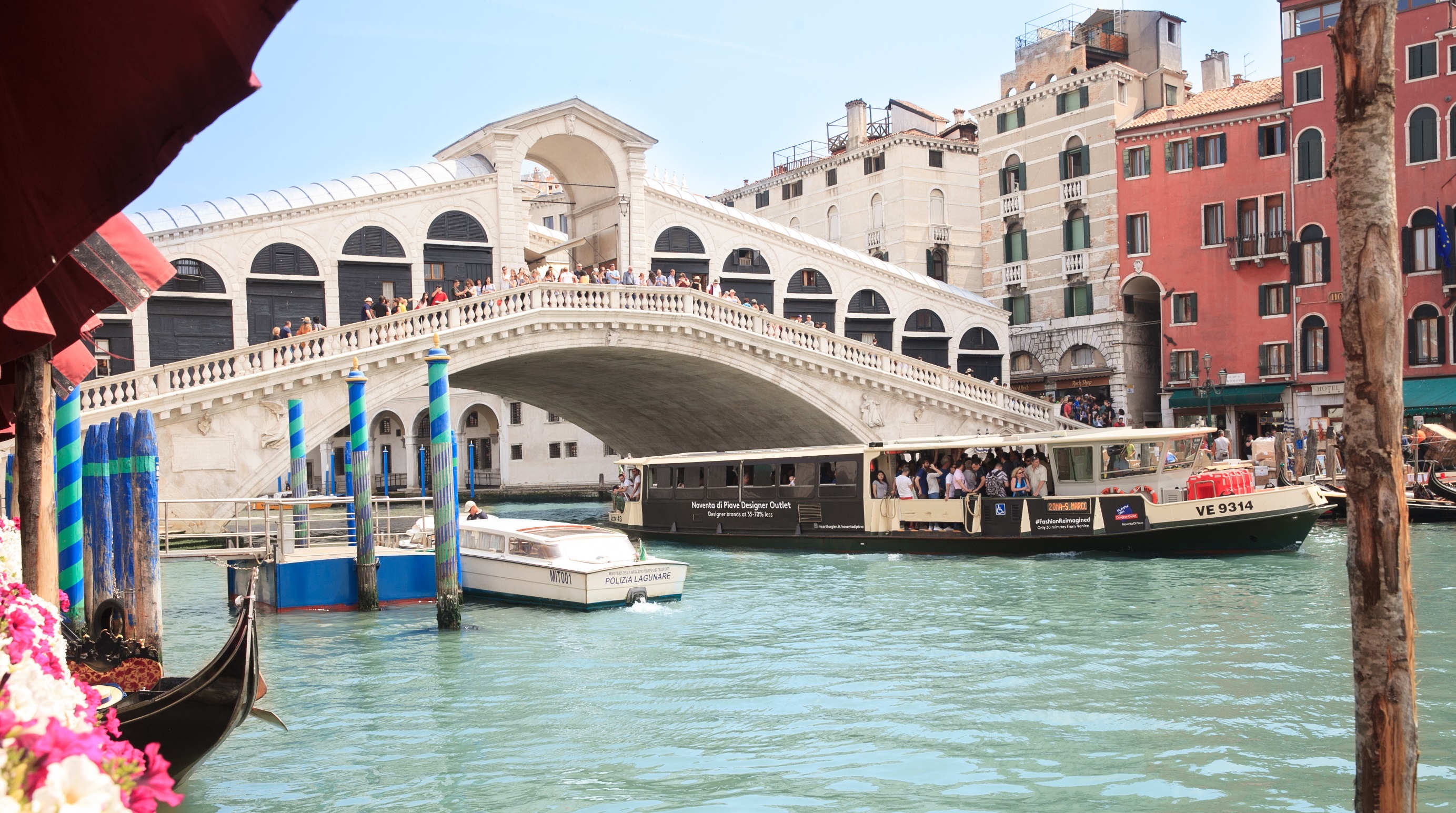 Venice public transport payment NFC smart watch (image: AVM)