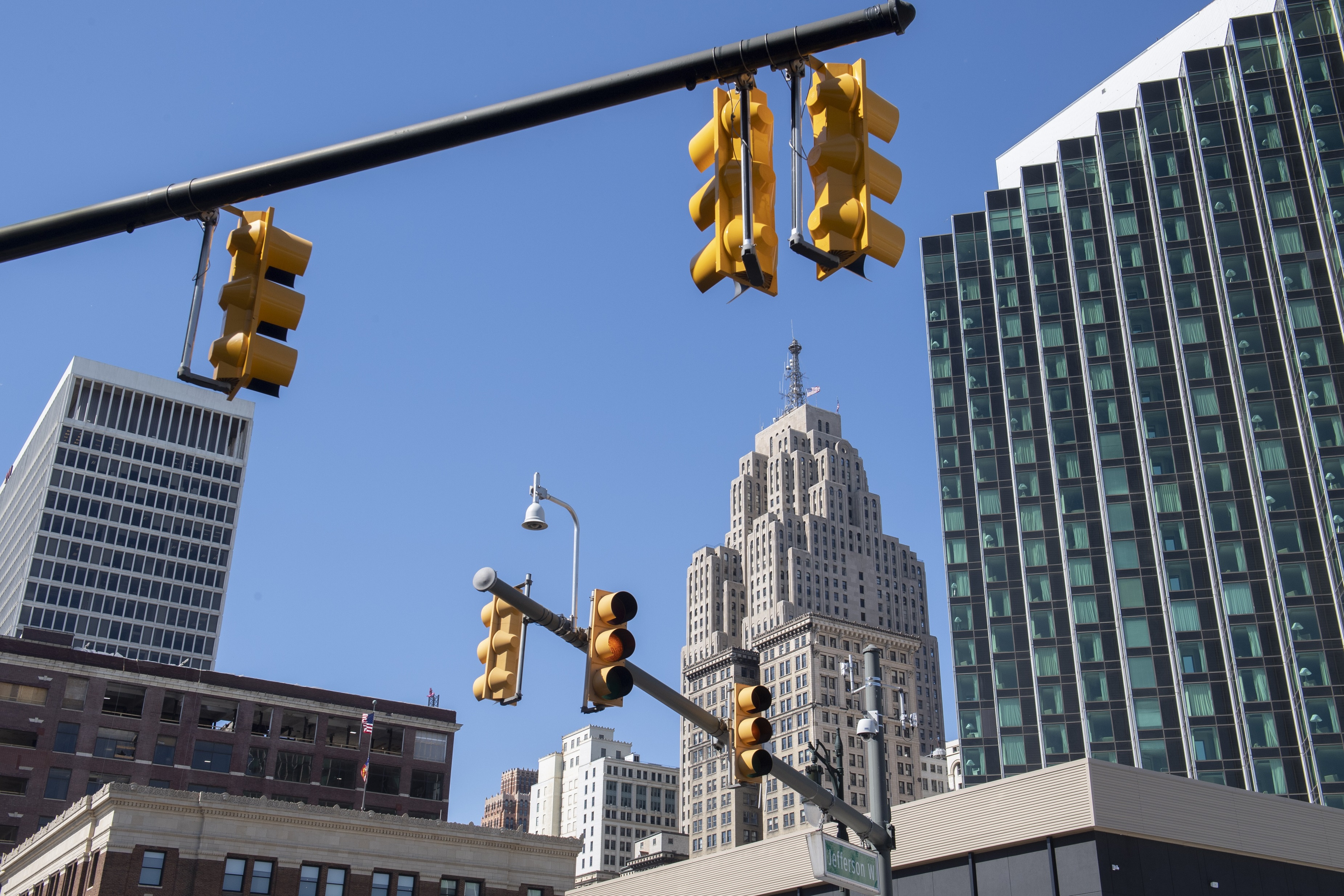 Traffic signals low-latency connected vehicles (image: James Robbins)