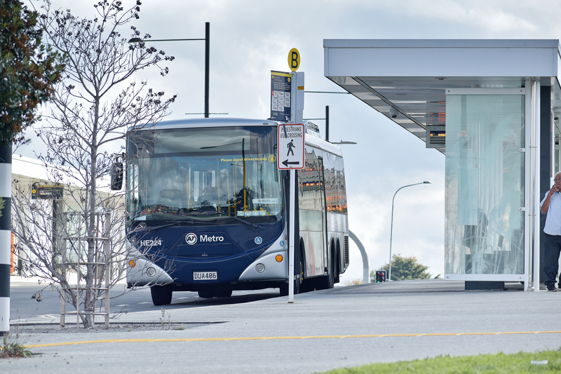 Contactless payment public transport bus train ferry © Wirestock | Dreamstime.com