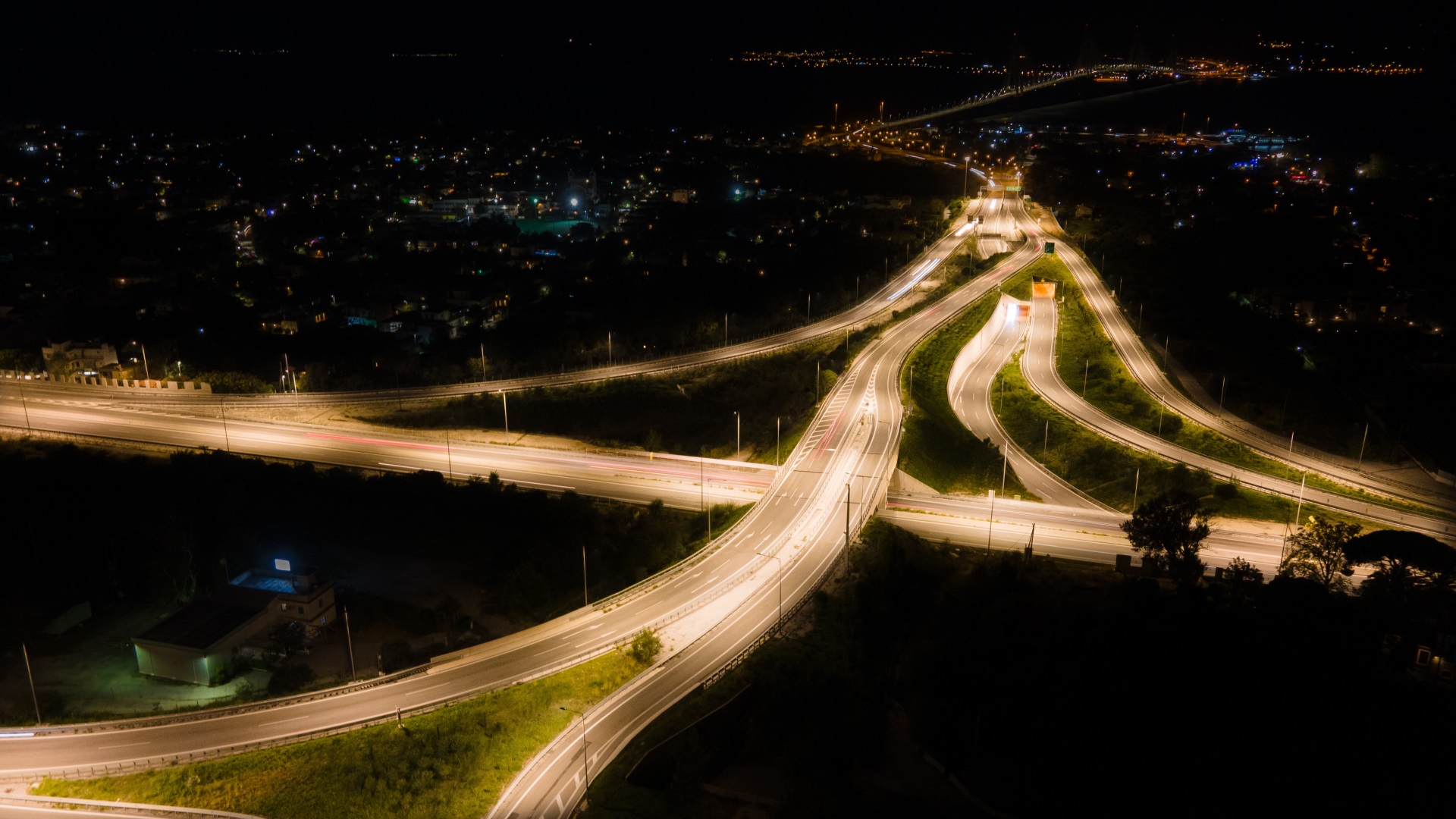 Smart lighting energy saving decarbonisation innovation (image: Vinci Highways)