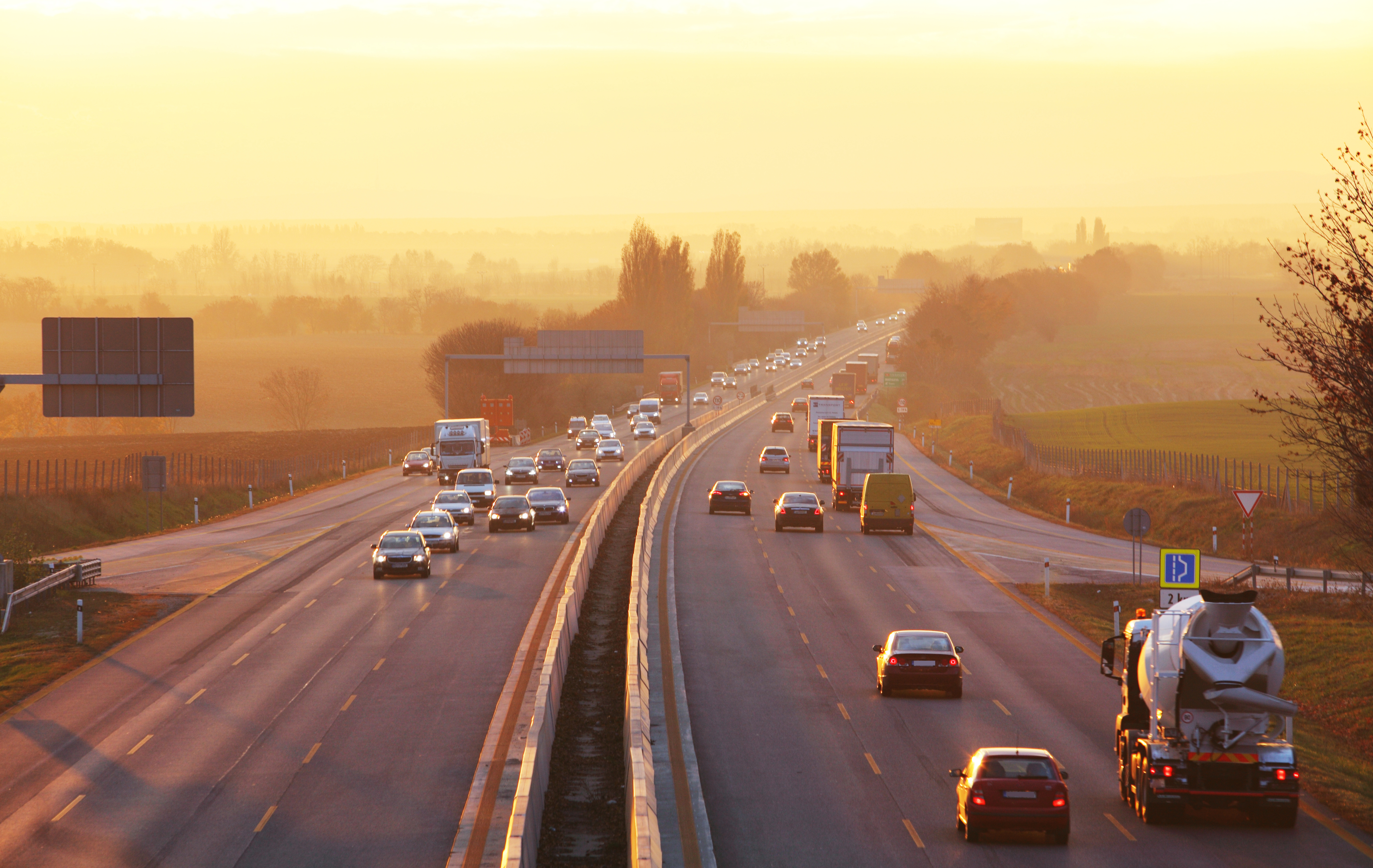 Traffic management data collection congestion fibre-optics © Tomas1111 | Dreamstime.com