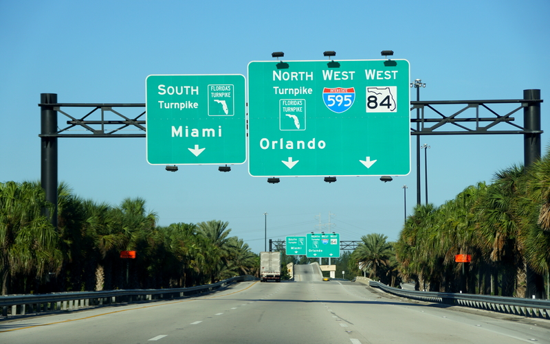 Florida Turnpike road safety data  © Khairil Junos | Dreamstime.com