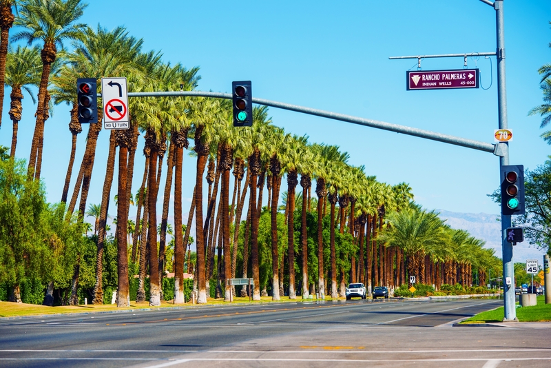 Highway 111, Indian Wells © Welcomia | Dreamstime.com