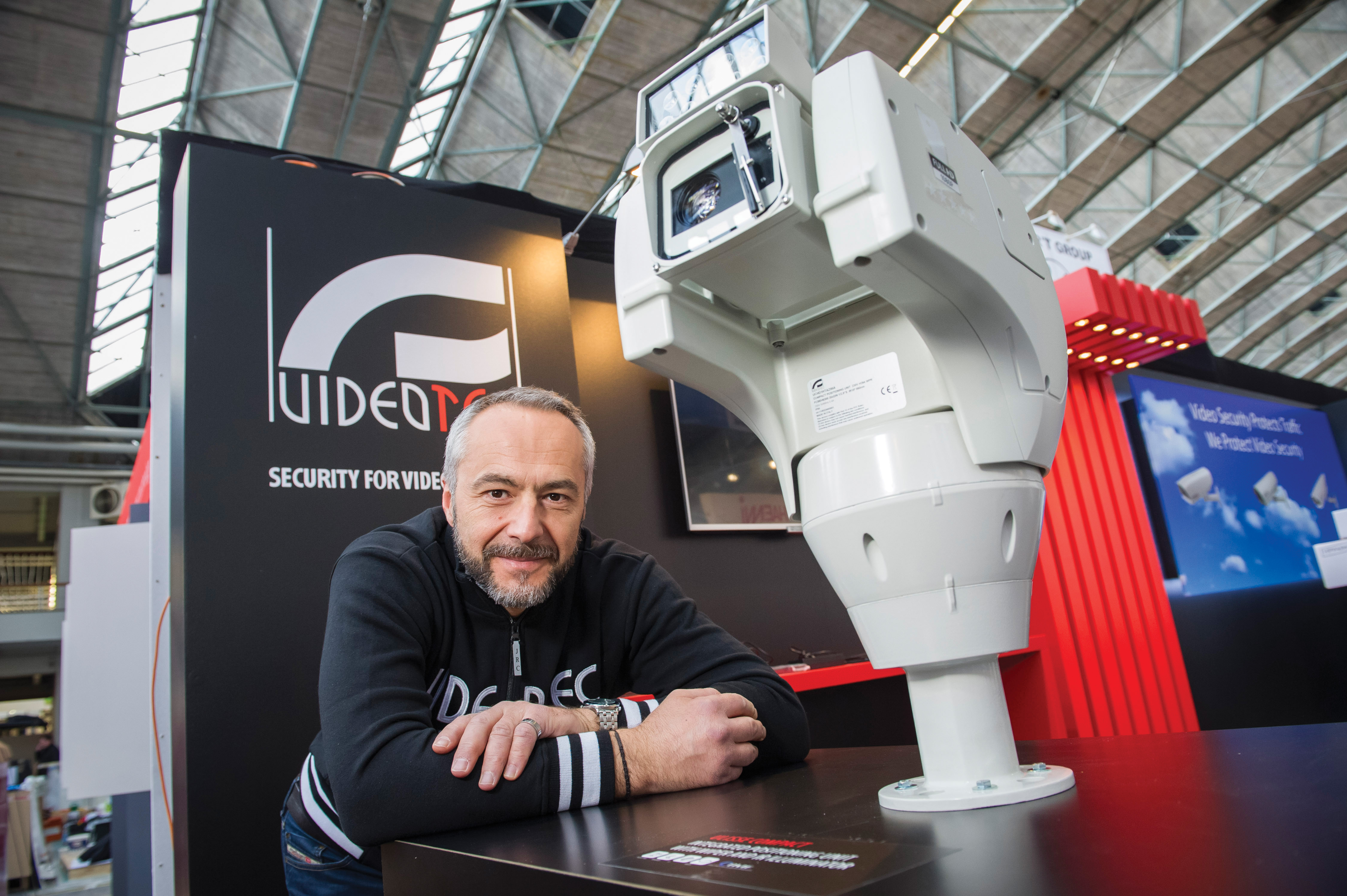 VideoTec's Enrico Dani with the Ulisse Compact PTZ VideoTec Enrico Dani Ulisse Compact PTZ