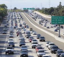 Traffic along US-50 in Sacramento