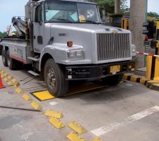 truck at weigh station