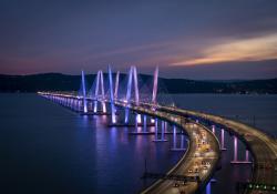 The Gov. Mario M. Cuomo bridge has over 2,500 aesthetic LED lights, capable of 16 million colour combinations © HDR