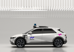 Lyft Motional autonomous vehicle Las Vegas Hyundai Ioniq 5-based robotaxi