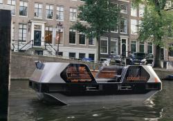 Roboat autonomous boat Amsterdam Amsterdam Institute for Advanced Metropolitan Solutions Massachusetts Institute of Technology