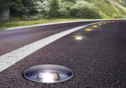 The stud lights can pulse at the speed limit or change colour to warn of incidents ahead