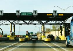 Weigh in Motion tolling Illinois technology road safety real-time data © Hannah Babiak | Dreamstime.com