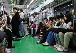 Seoul metro decarbonise urban mobility © Tupungato | Dreamstime.com